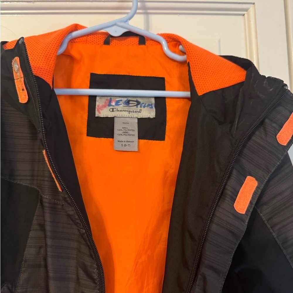 Champion Kids Black and Orange Hooded Jacket, lined. Like New. Sz 6/7 - Picture 9 of 10